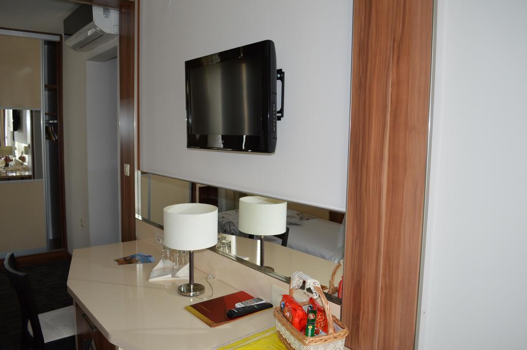 Hotel Lighthouse Igalo Room photo